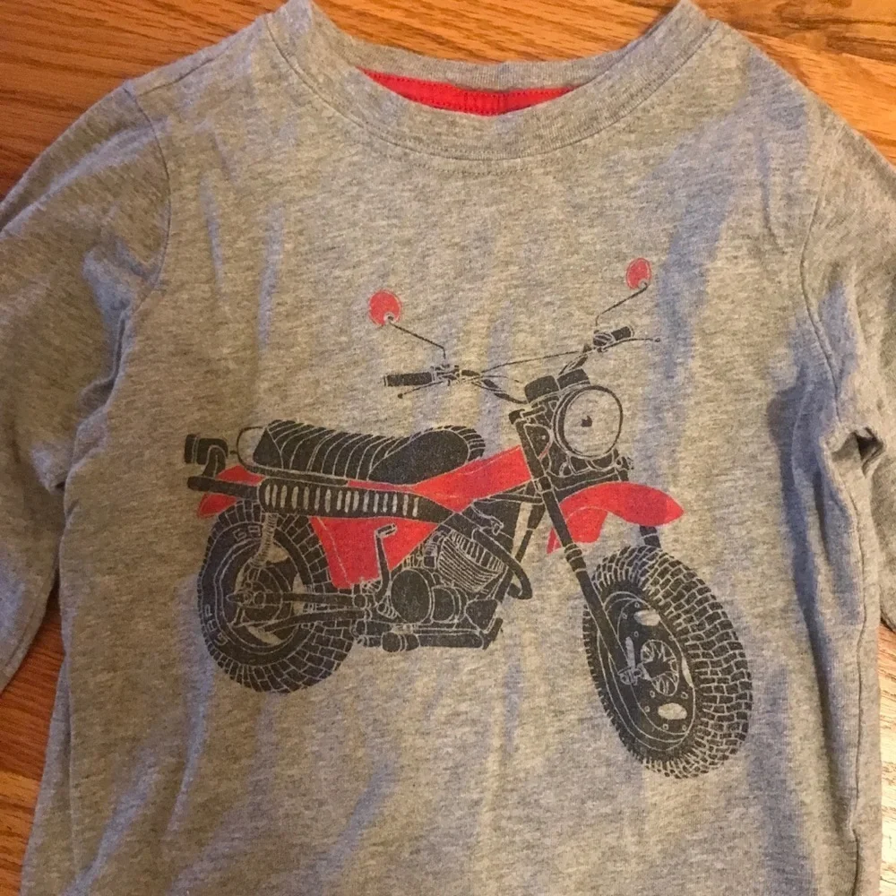 🦖Baby Gap Long Sleeve Tee